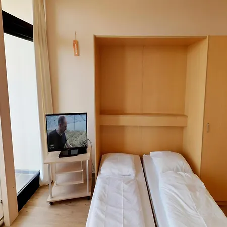 아파트 Inviting In With Sauna & Indoor Pool