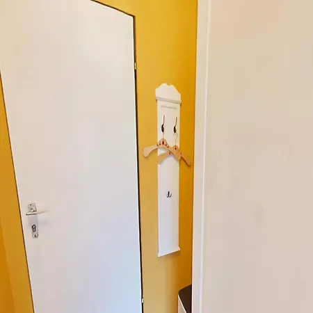 Inviting In With Sauna & Indoor Pool 프레이분크