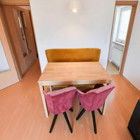 아파트 Inviting In With Sauna & Indoor Pool 프레이분크