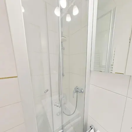 Appartement Inviting In With Sauna & Indoor Pool
