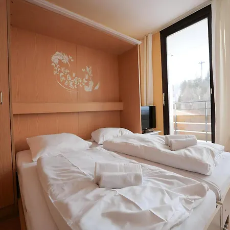 In With Sauna & Swimming Pool Apartman